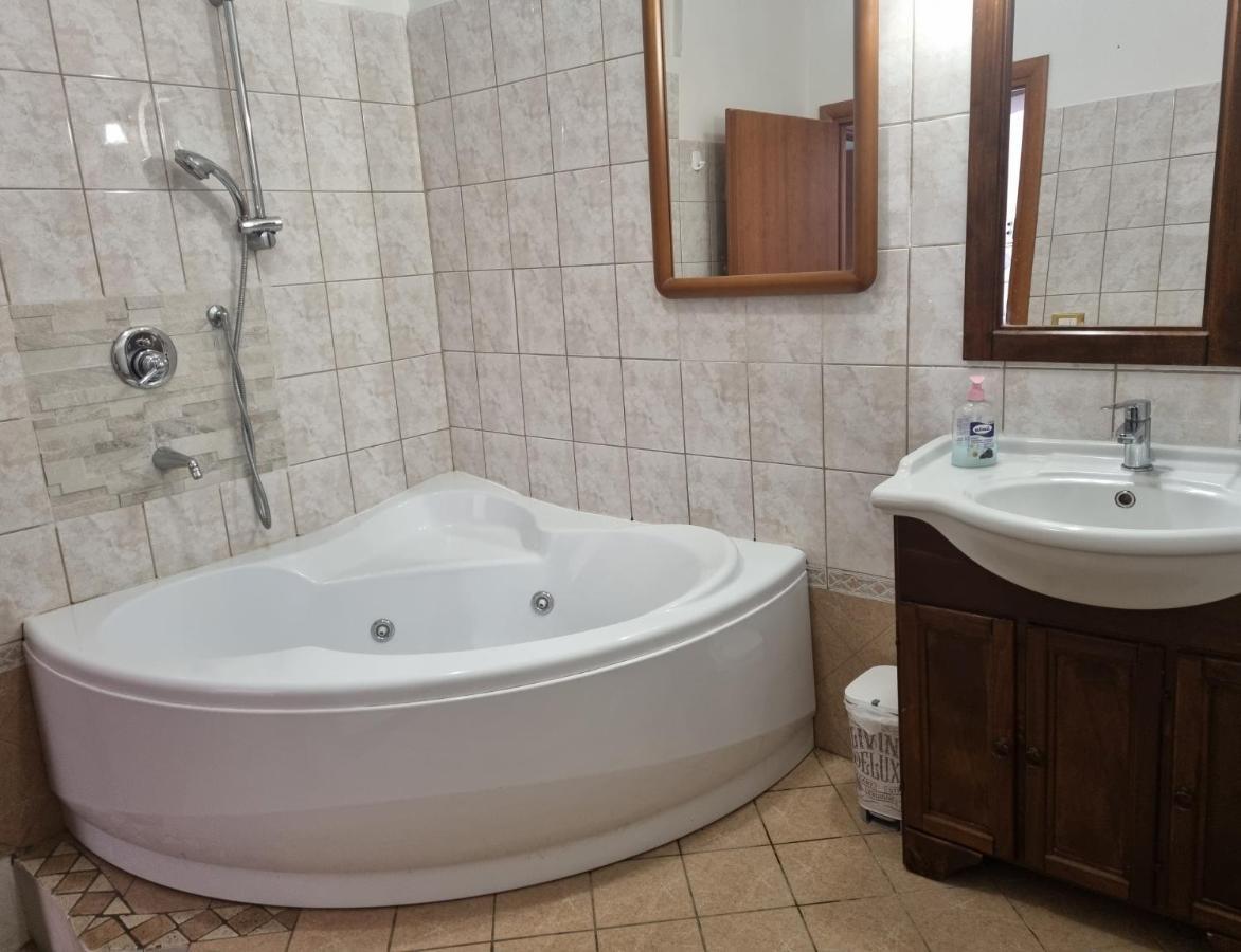 דירות ליבורנו Casa Mille Baci Con Parcheggio מראה חיצוני תמונה